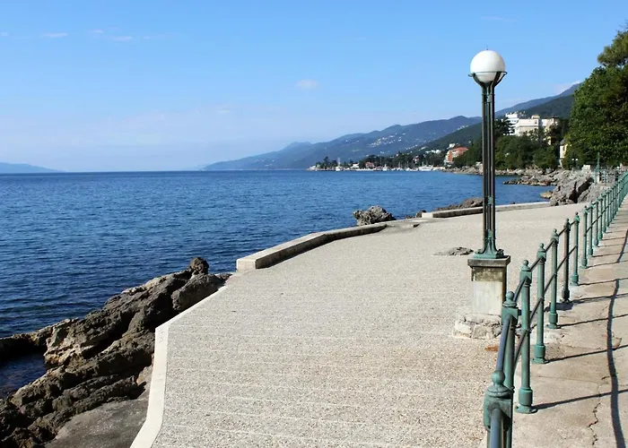 Lägenhet With Wifi - Volosko, - 13300 Opatija