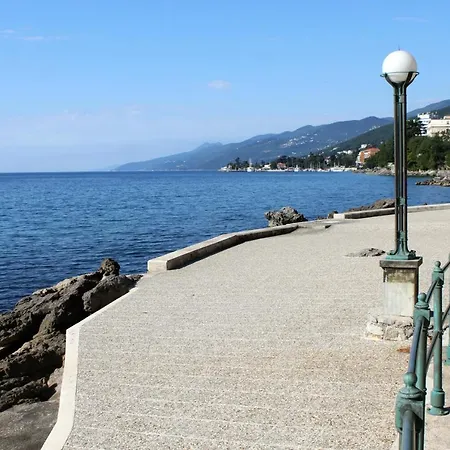 Lägenhet With Wifi - Volosko, - 13300 Opatija